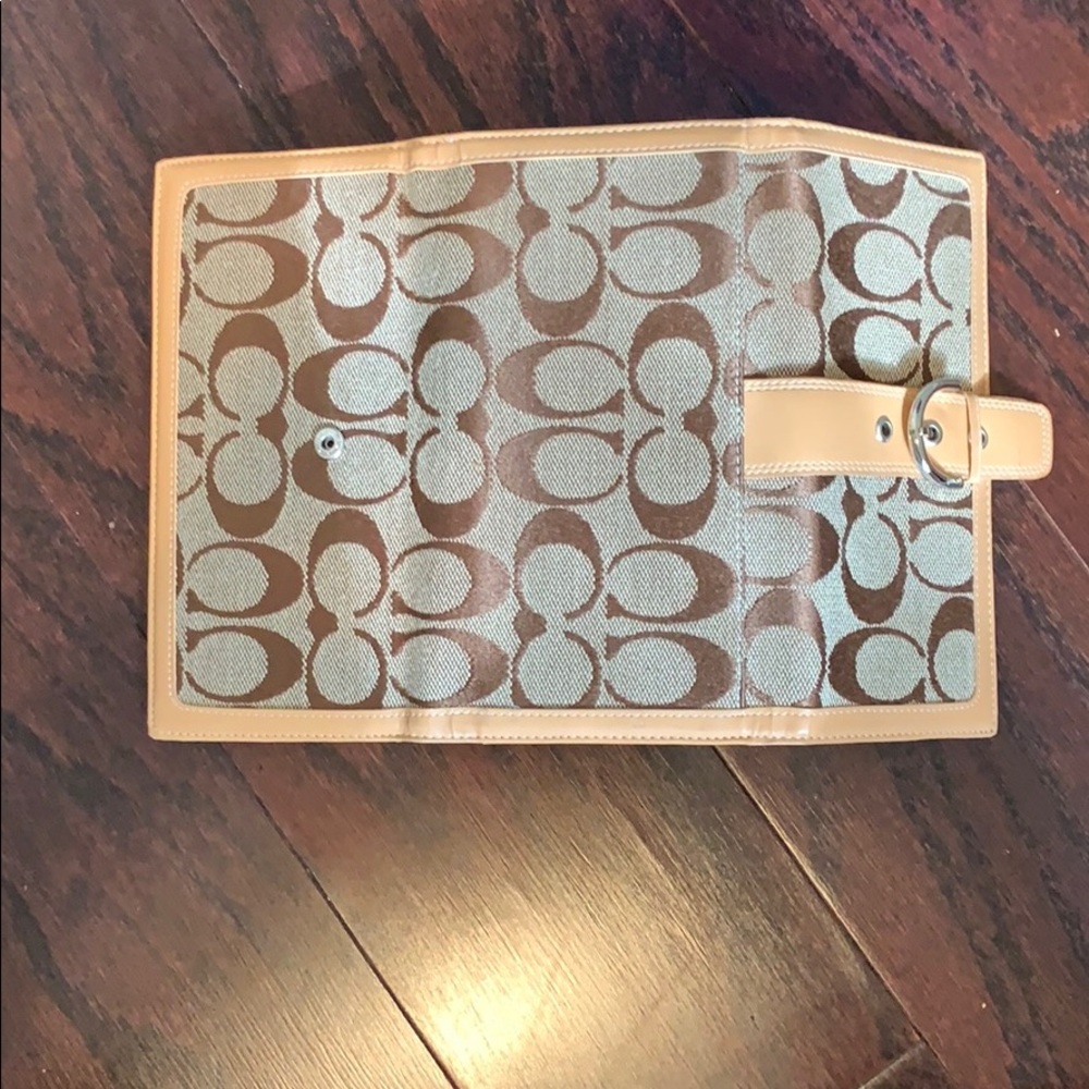 Coach Wallet - Picture 4 of 4